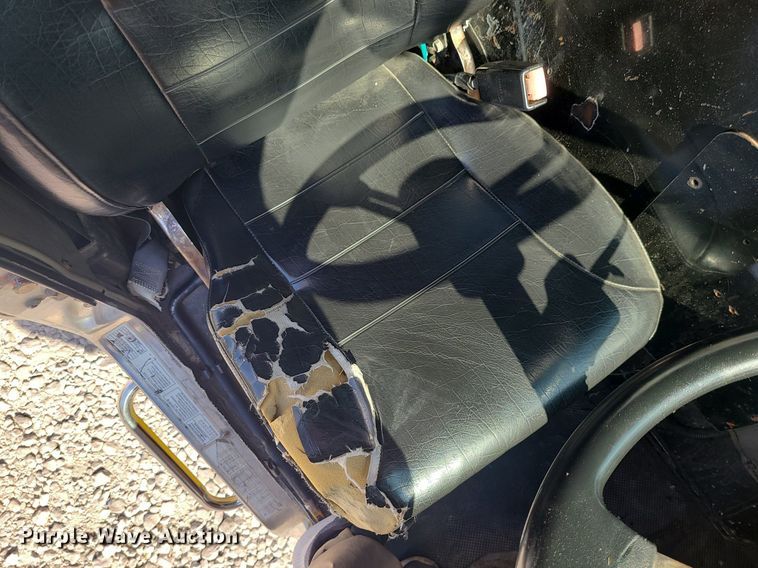 image for item MJ9457 2005 Peterbilt 320  refuse truck