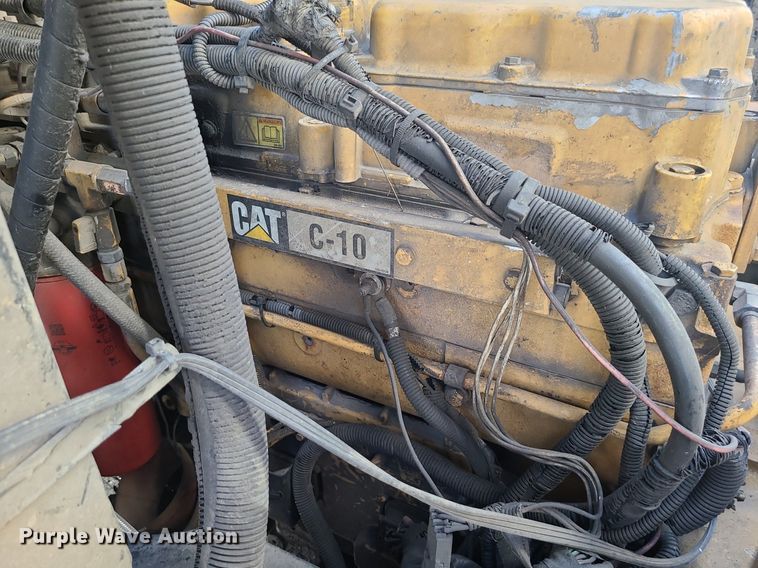 image for item MJ9457 2005 Peterbilt 320  refuse truck