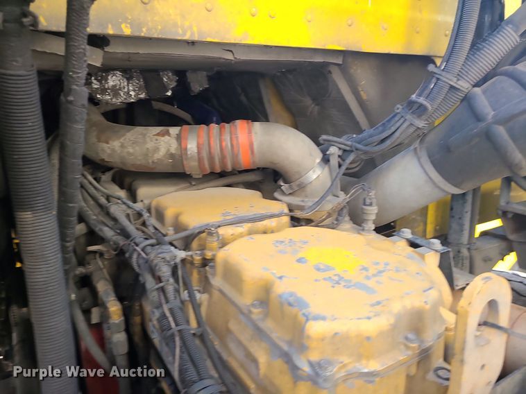 image for item MJ9457 2005 Peterbilt 320  refuse truck