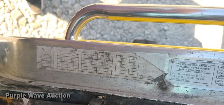 image for item MJ9457 2005 Peterbilt 320  refuse truck