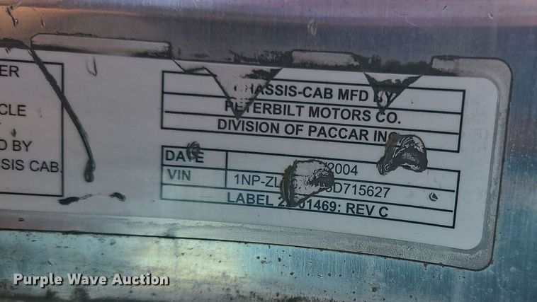 image for item MJ9457 2005 Peterbilt 320  refuse truck