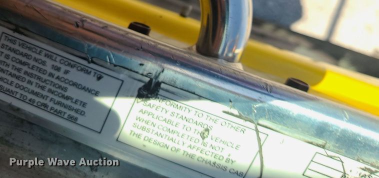 image for item MJ9457 2005 Peterbilt 320  refuse truck