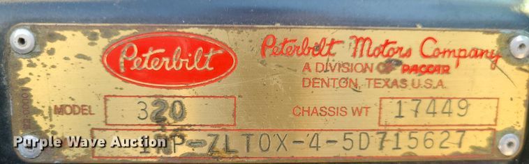 image for item MJ9457 2005 Peterbilt 320  refuse truck