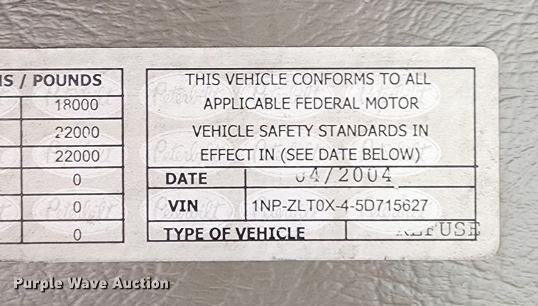 image for item MJ9457 2005 Peterbilt 320  refuse truck