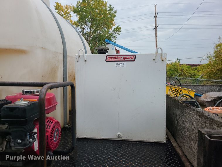 image for item MJ9461 2004 International 4300  flatbed truck