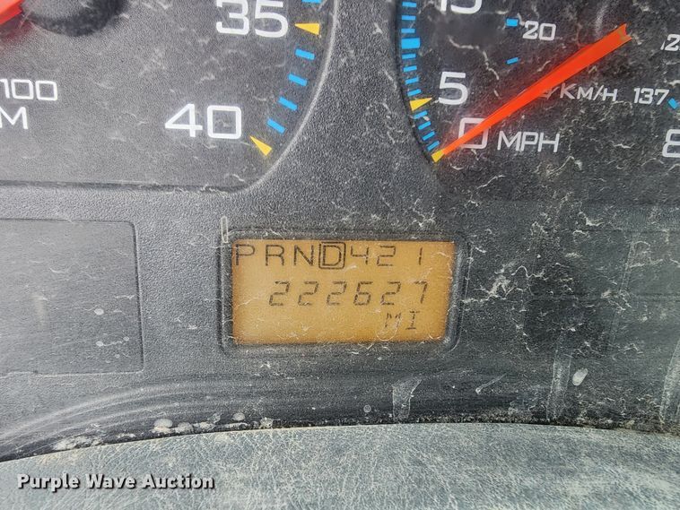 image for item MJ9461 2004 International 4300  flatbed truck