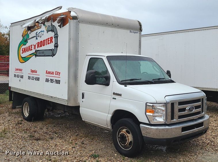 image for item MJ9464 2015 Ford E350 Super Duty  box truck