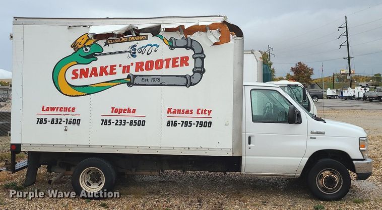 image for item MJ9464 2015 Ford E350 Super Duty  box truck