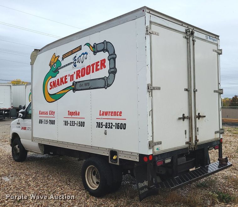 image for item MJ9464 2015 Ford E350 Super Duty  box truck