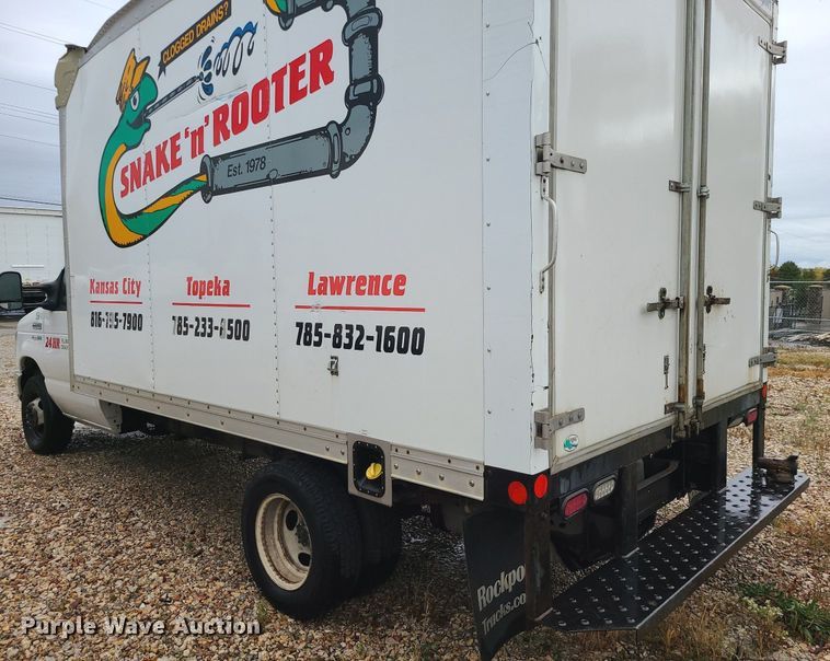 image for item MJ9464 2015 Ford E350 Super Duty  box truck