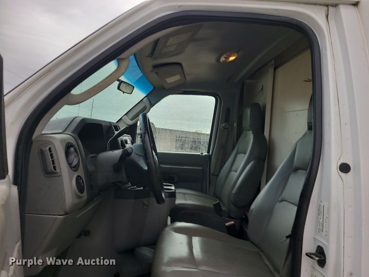 image for item MJ9464 2015 Ford E350 Super Duty  box truck