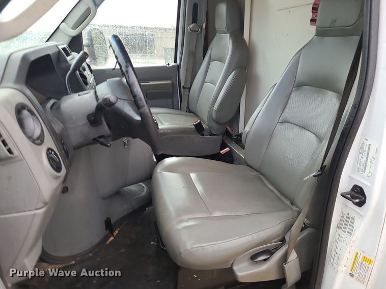 image for item MJ9464 2015 Ford E350 Super Duty  box truck