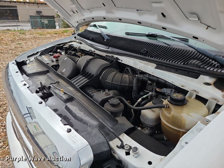 image for item MJ9464 2015 Ford E350 Super Duty  box truck