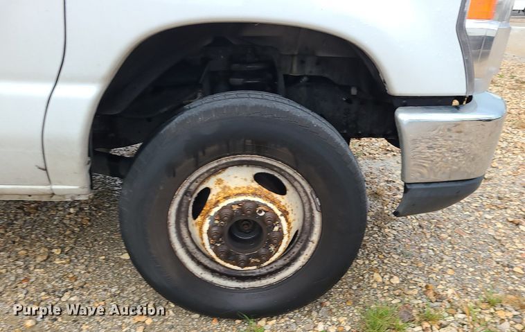 image for item MJ9464 2015 Ford E350 Super Duty  box truck