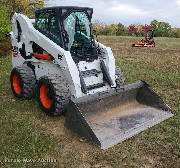 image for item MQ9565 2006 Bobcat S250  skid steer loader