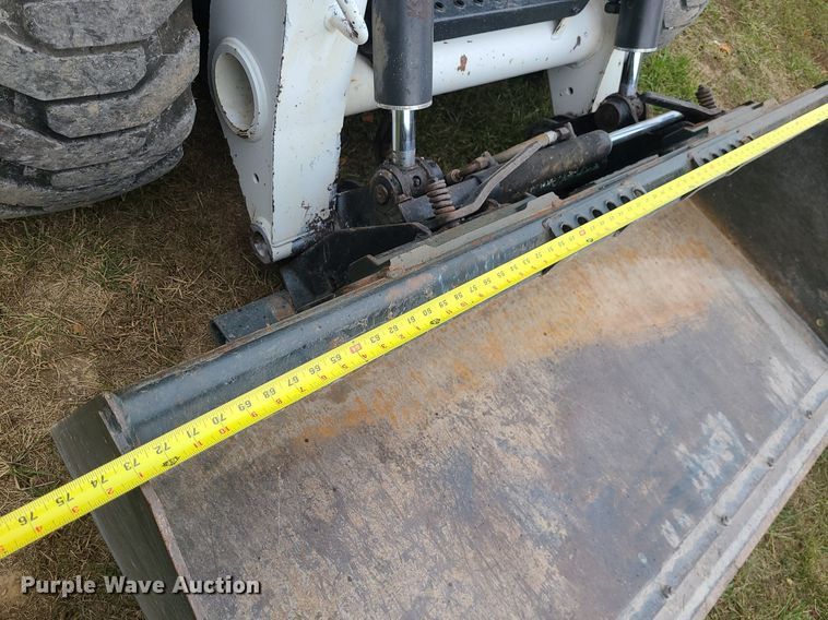 image for item MQ9565 2006 Bobcat S250  skid steer loader