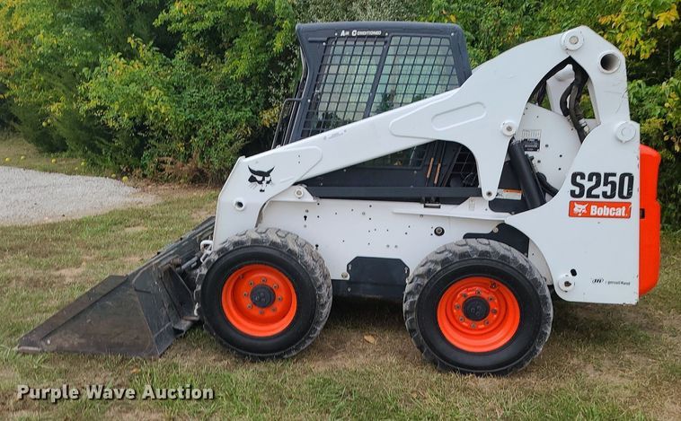 image for item MQ9565 2006 Bobcat S250  skid steer loader