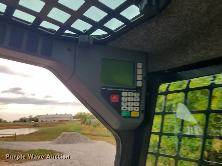 image for item MQ9565 2006 Bobcat S250  skid steer loader