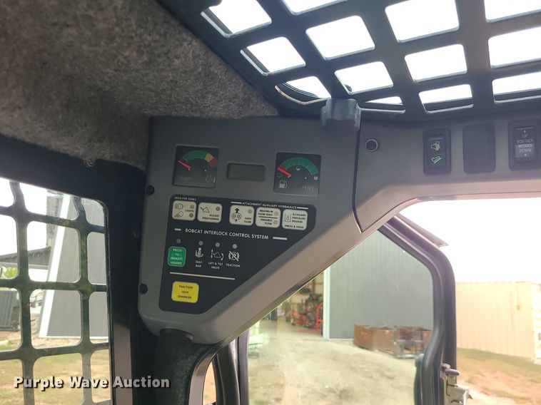 image for item MQ9565 2006 Bobcat S250  skid steer loader