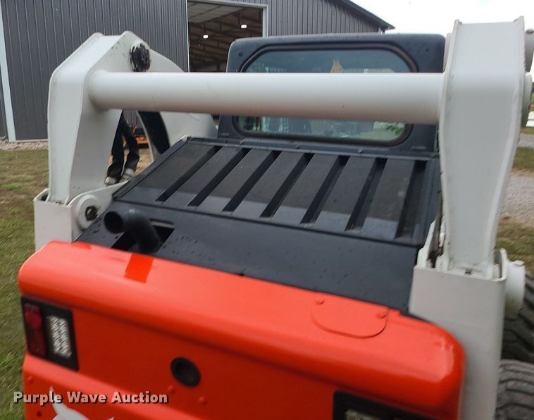 image for item MQ9565 2006 Bobcat S250  skid steer loader