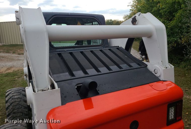 image for item MQ9565 2006 Bobcat S250  skid steer loader