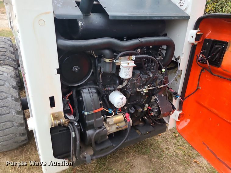 image for item MQ9565 2006 Bobcat S250  skid steer loader