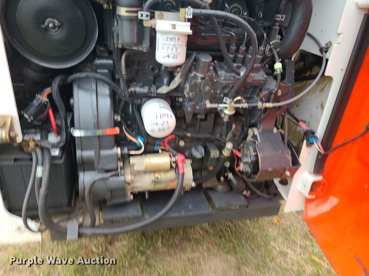 image for item MQ9565 2006 Bobcat S250  skid steer loader