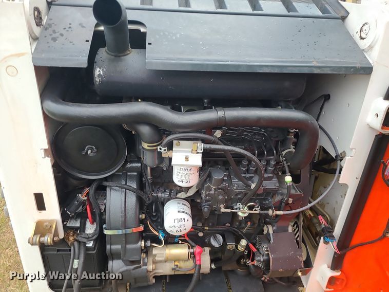 image for item MQ9565 2006 Bobcat S250  skid steer loader