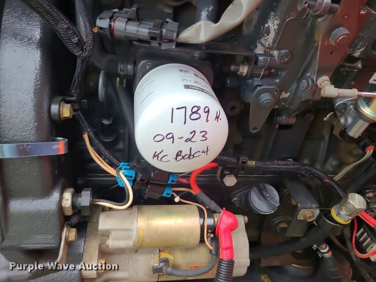 image for item MQ9565 2006 Bobcat S250  skid steer loader