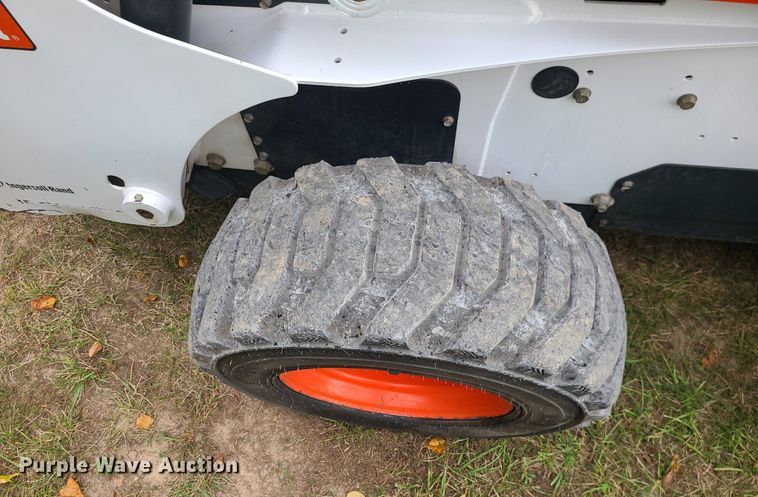 image for item MQ9565 2006 Bobcat S250  skid steer loader