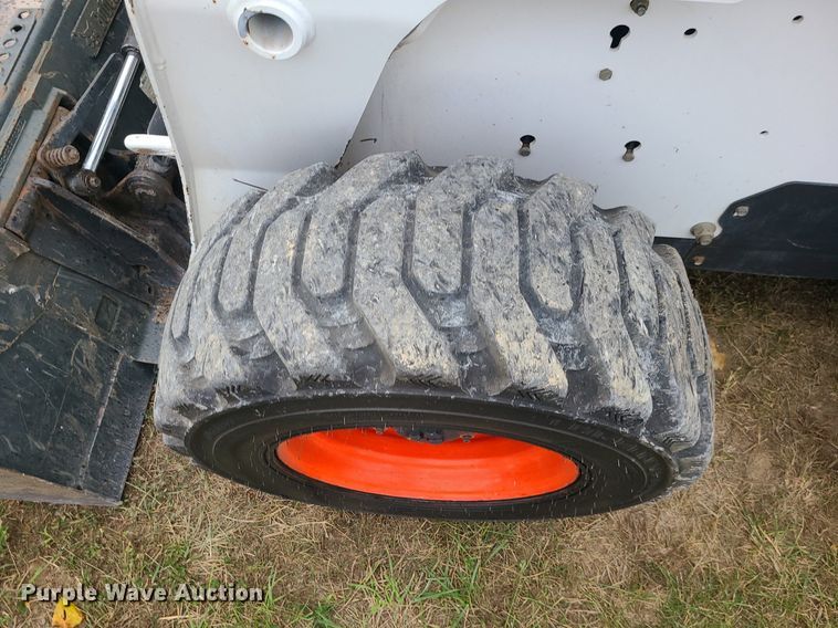 image for item MQ9565 2006 Bobcat S250  skid steer loader