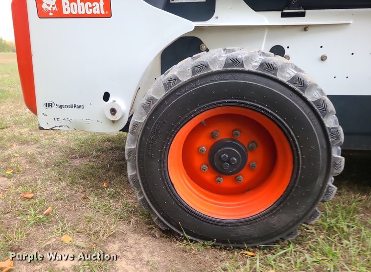 image for item MQ9565 2006 Bobcat S250  skid steer loader