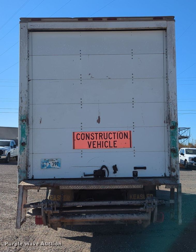 image for item MX9482 1998 GMC T6500  box truck