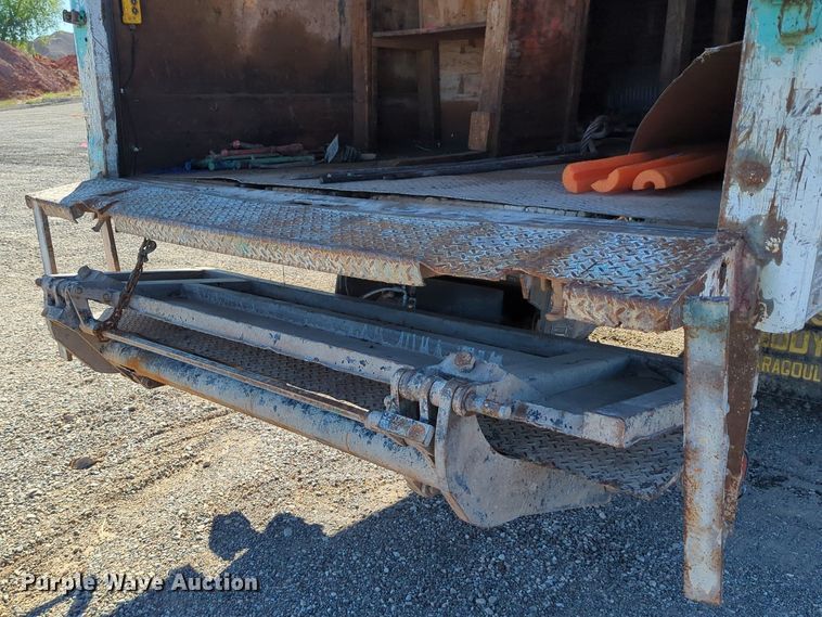 image for item MX9482 1998 GMC T6500  box truck