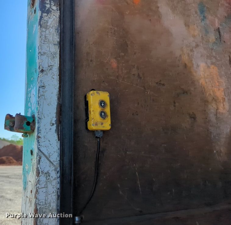 image for item MX9482 1998 GMC T6500  box truck