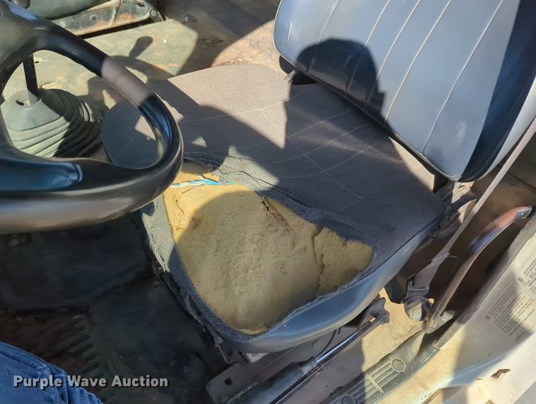 image for item MX9482 1998 GMC T6500  box truck