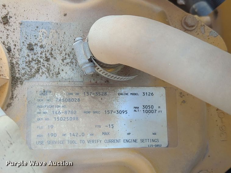 image for item MX9482 1998 GMC T6500  box truck