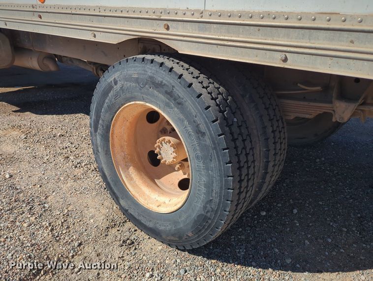 image for item MX9482 1998 GMC T6500  box truck