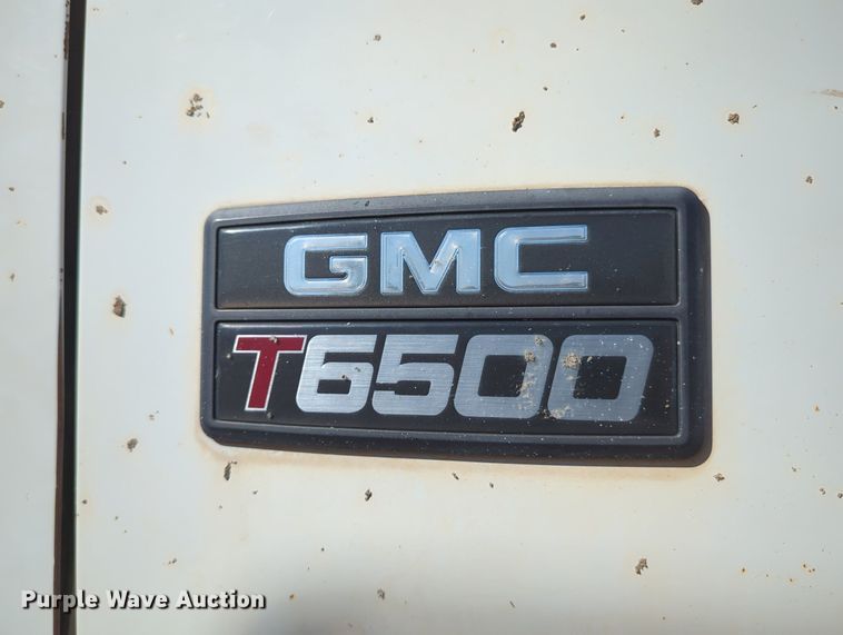 image for item MX9482 1998 GMC T6500  box truck