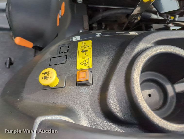 image for item MX9487 Yanmar SA24  tractor