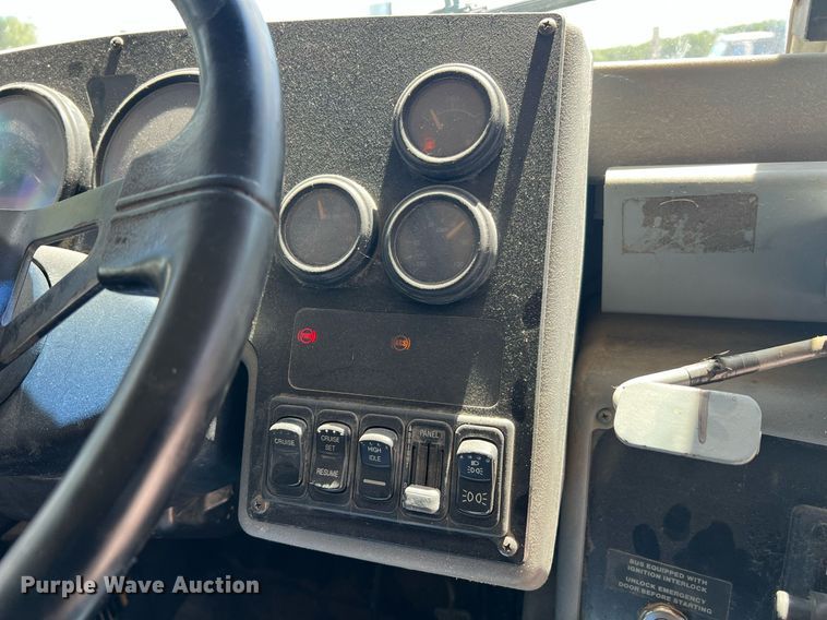 image for item NA9100 2006 Blue Bird  school bus