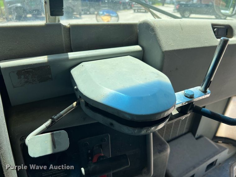 image for item NA9100 2006 Blue Bird  school bus