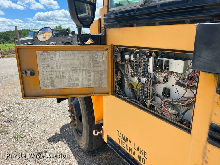 image for item NA9100 2006 Blue Bird  school bus