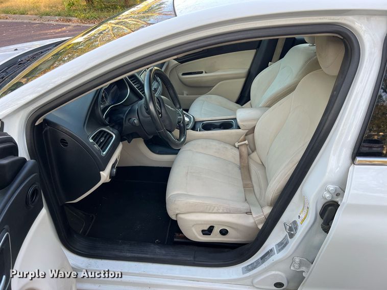 image for item NI9084 2015 Chrysler 200 