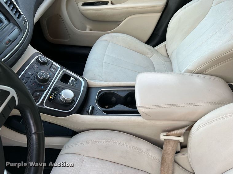 image for item NI9084 2015 Chrysler 200 