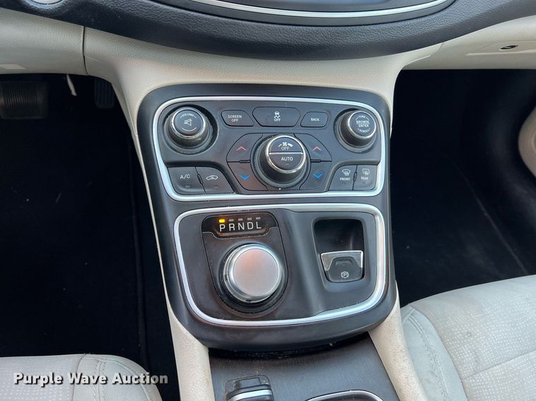 image for item NI9084 2015 Chrysler 200 