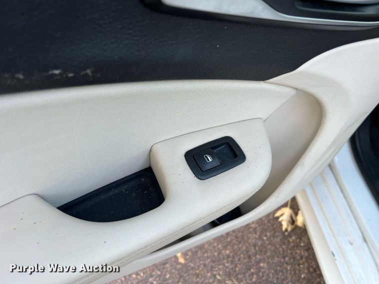 image for item NI9084 2015 Chrysler 200 