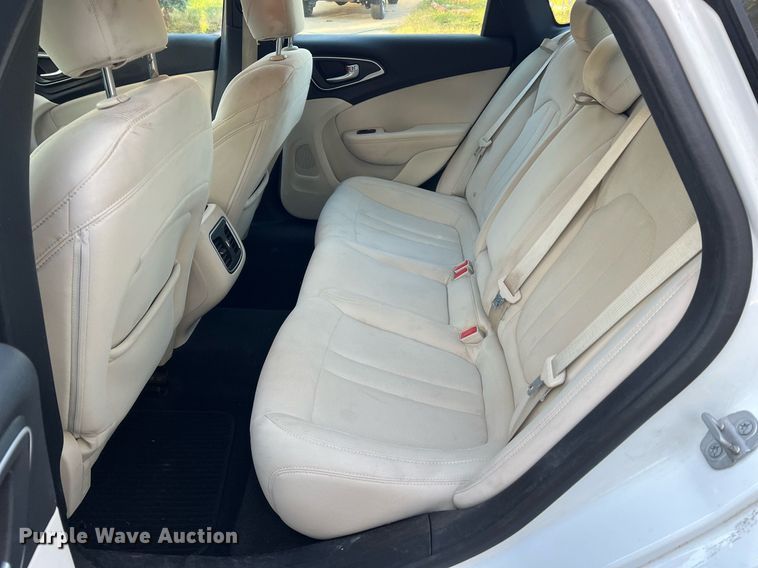 image for item NI9084 2015 Chrysler 200 