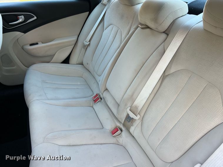 image for item NI9084 2015 Chrysler 200 