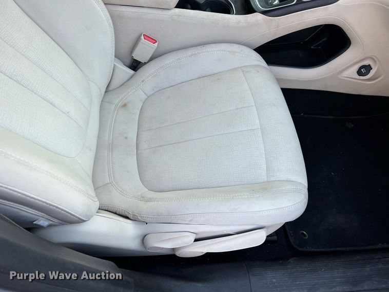 image for item NI9084 2015 Chrysler 200 